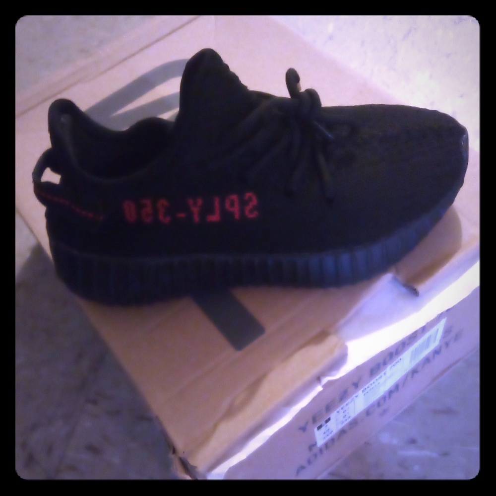 Yeezy boost 350 v2 "bred"